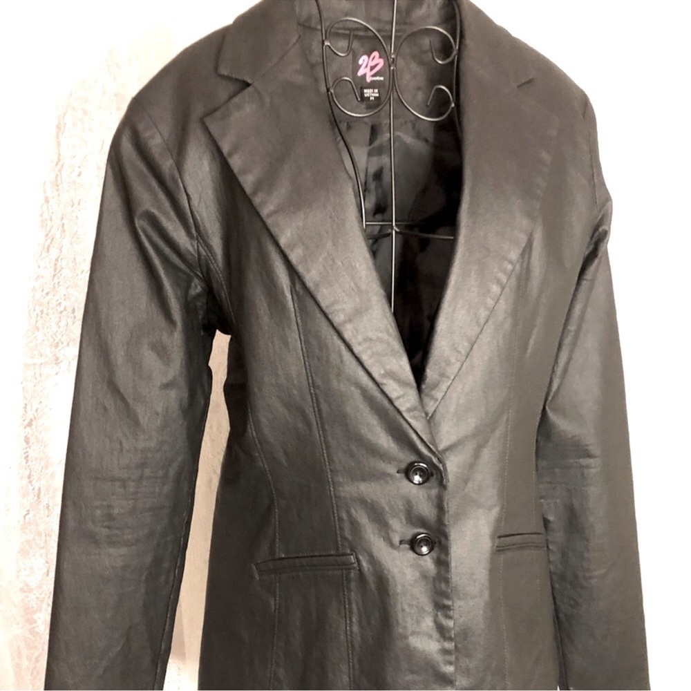 2B BEBE waxed effect blazer